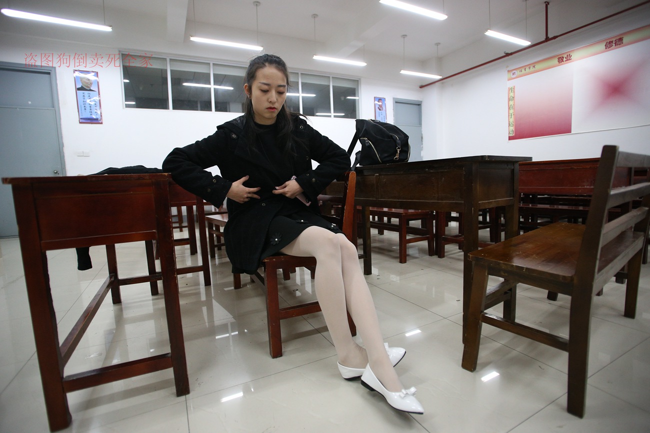 图片[204]-大西瓜爱牙膏-早期作品-Z4-4 教室电梯白袜 [336P] – 速更版-美库