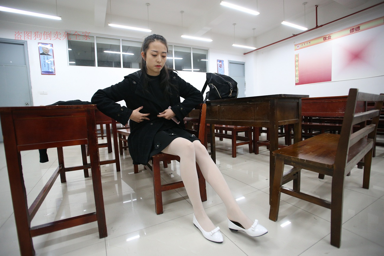 图片[206]-大西瓜爱牙膏-早期作品-Z4-4 教室电梯白袜 [336P] – 速更版-美库