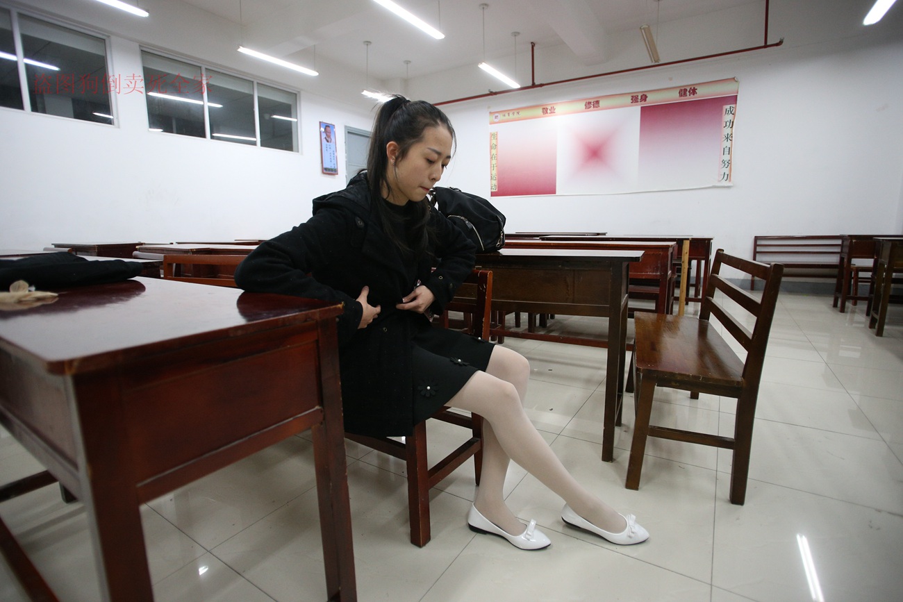 图片[208]-大西瓜爱牙膏-早期作品-Z4-4 教室电梯白袜 [336P] – 速更版-美库