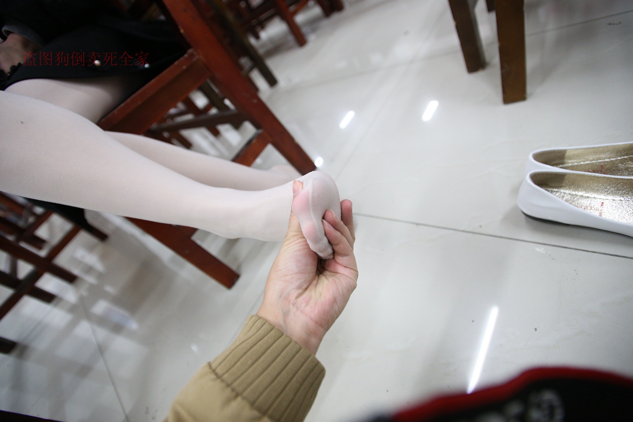 图片[272]-大西瓜爱牙膏-早期作品-Z4-4 教室电梯白袜 [336P] – 速更版-美库