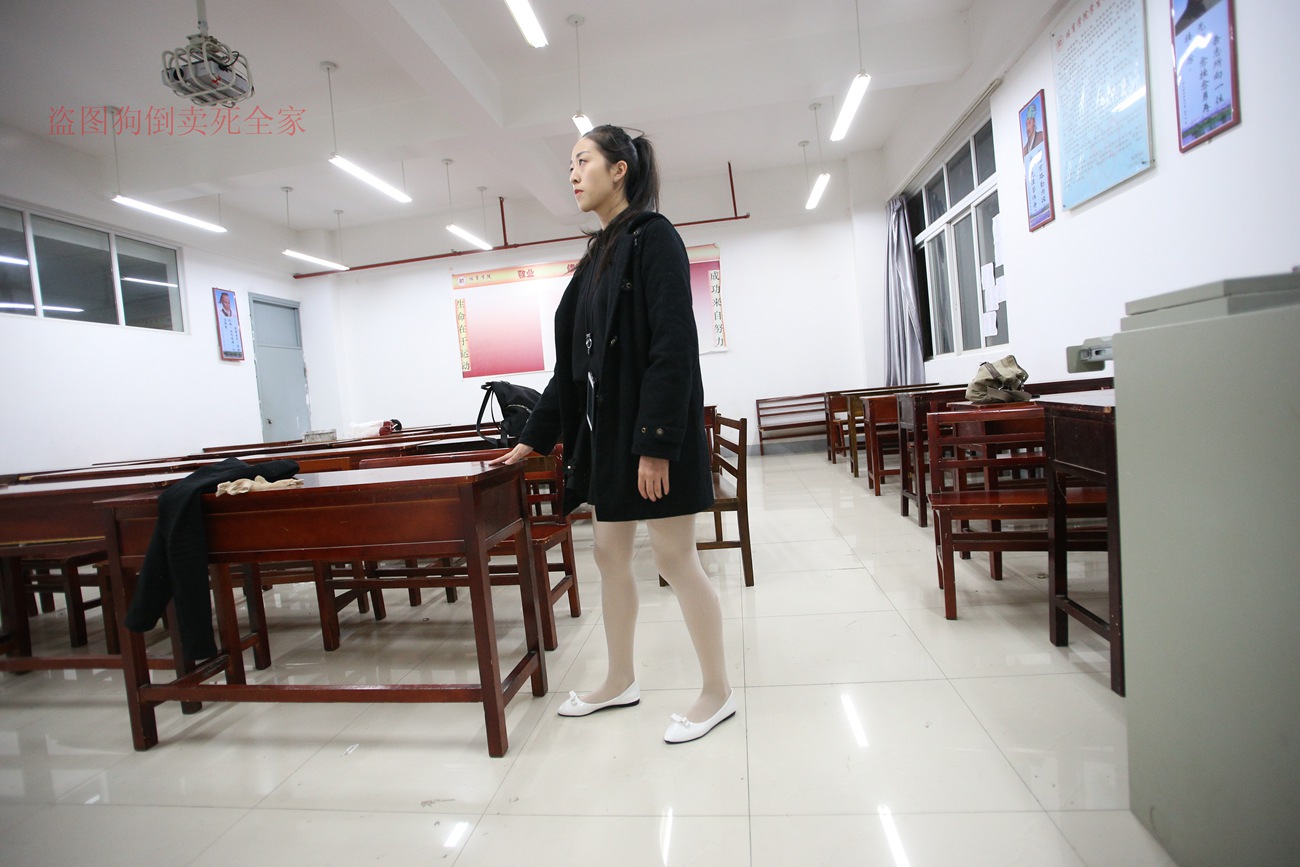 图片[333]-大西瓜爱牙膏-早期作品-Z4-4 教室电梯白袜 [336P] – 速更版-美库