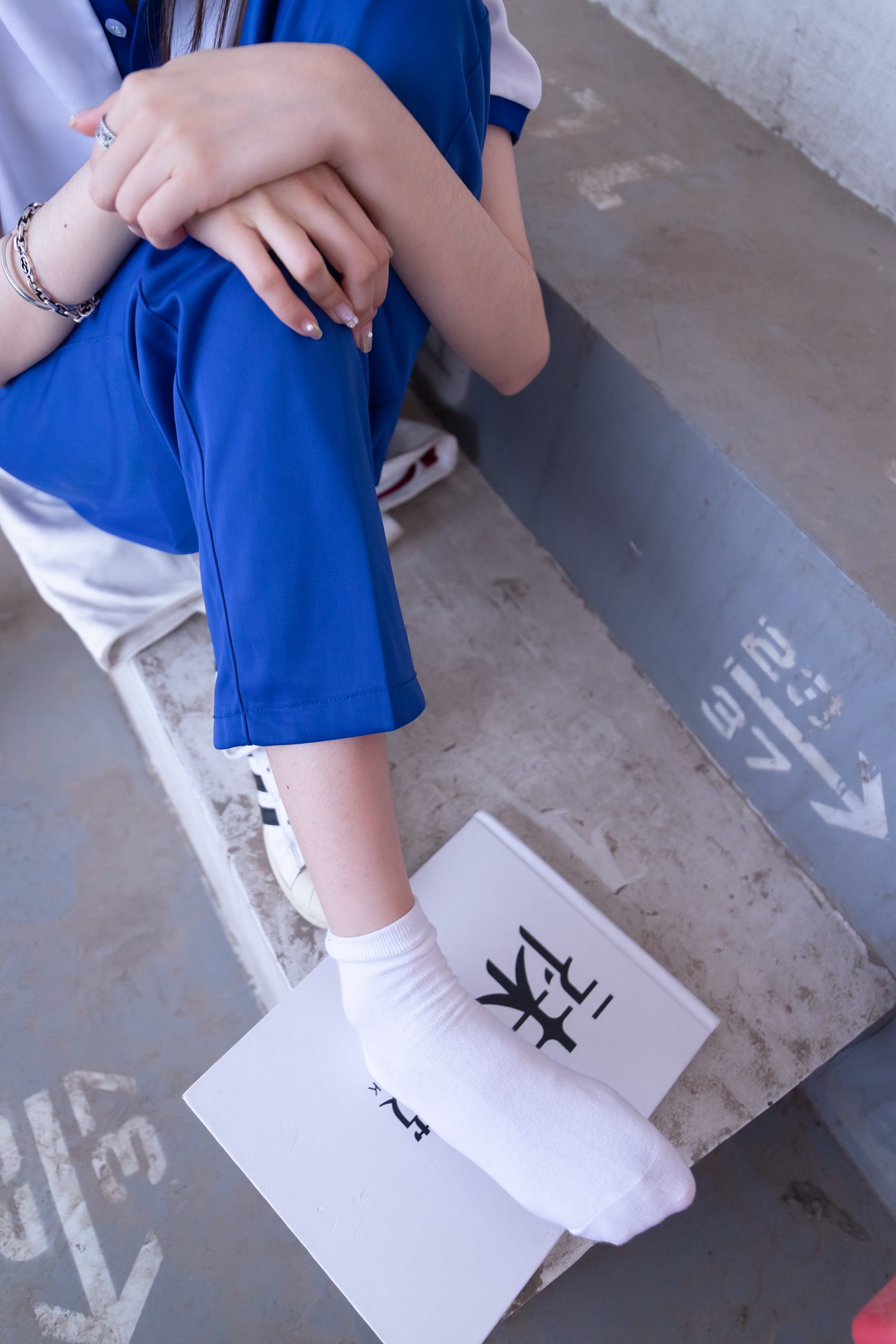 图片[60]-[BoBoSocks袜啵啵]NO.002 稚予-校服、贝壳头、白棉袜、裸足[139P] – 速更版-美库