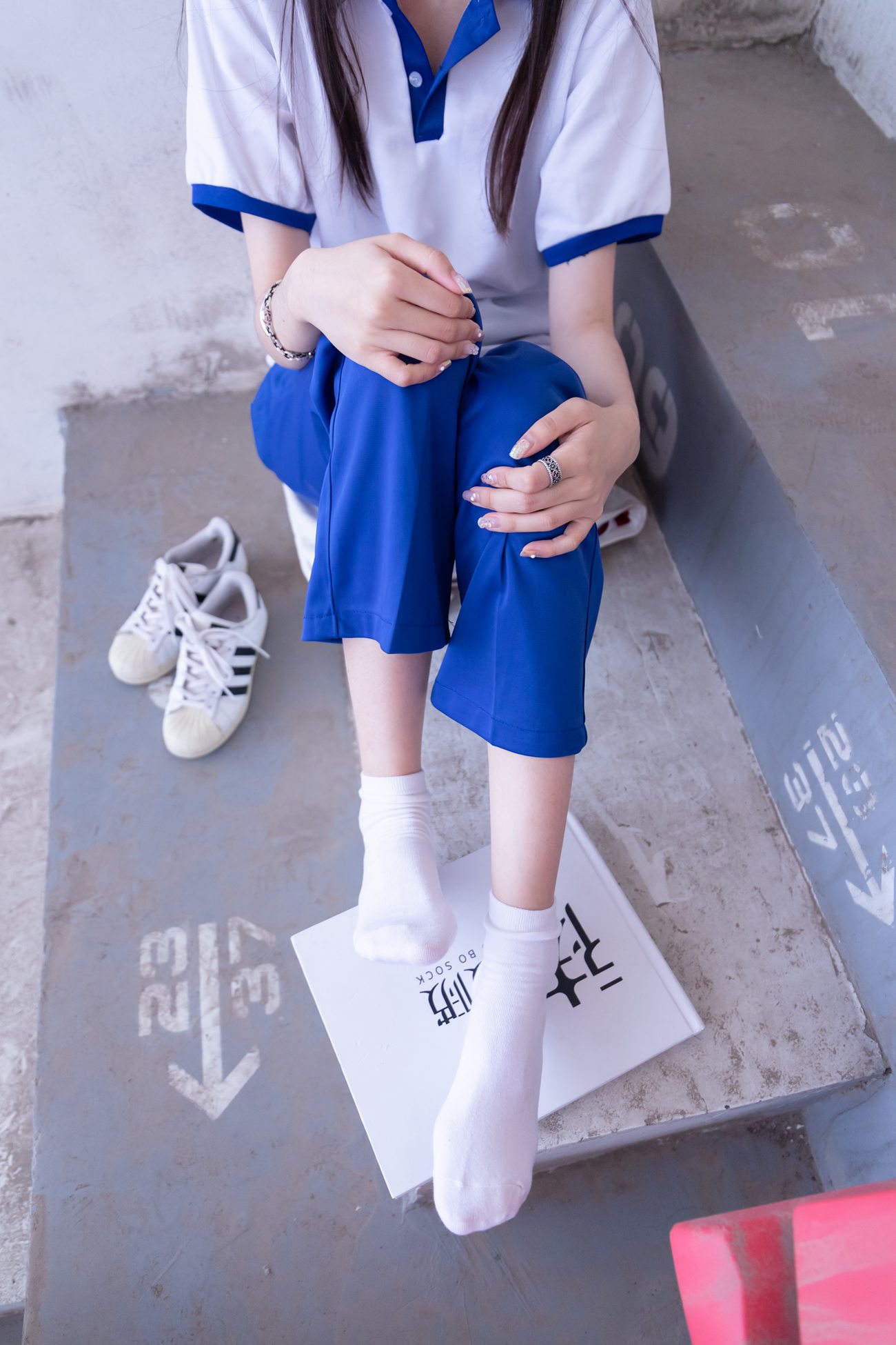 图片[81]-[BoBoSocks袜啵啵]NO.002 稚予-校服、贝壳头、白棉袜、裸足[139P] – 速更版-美库