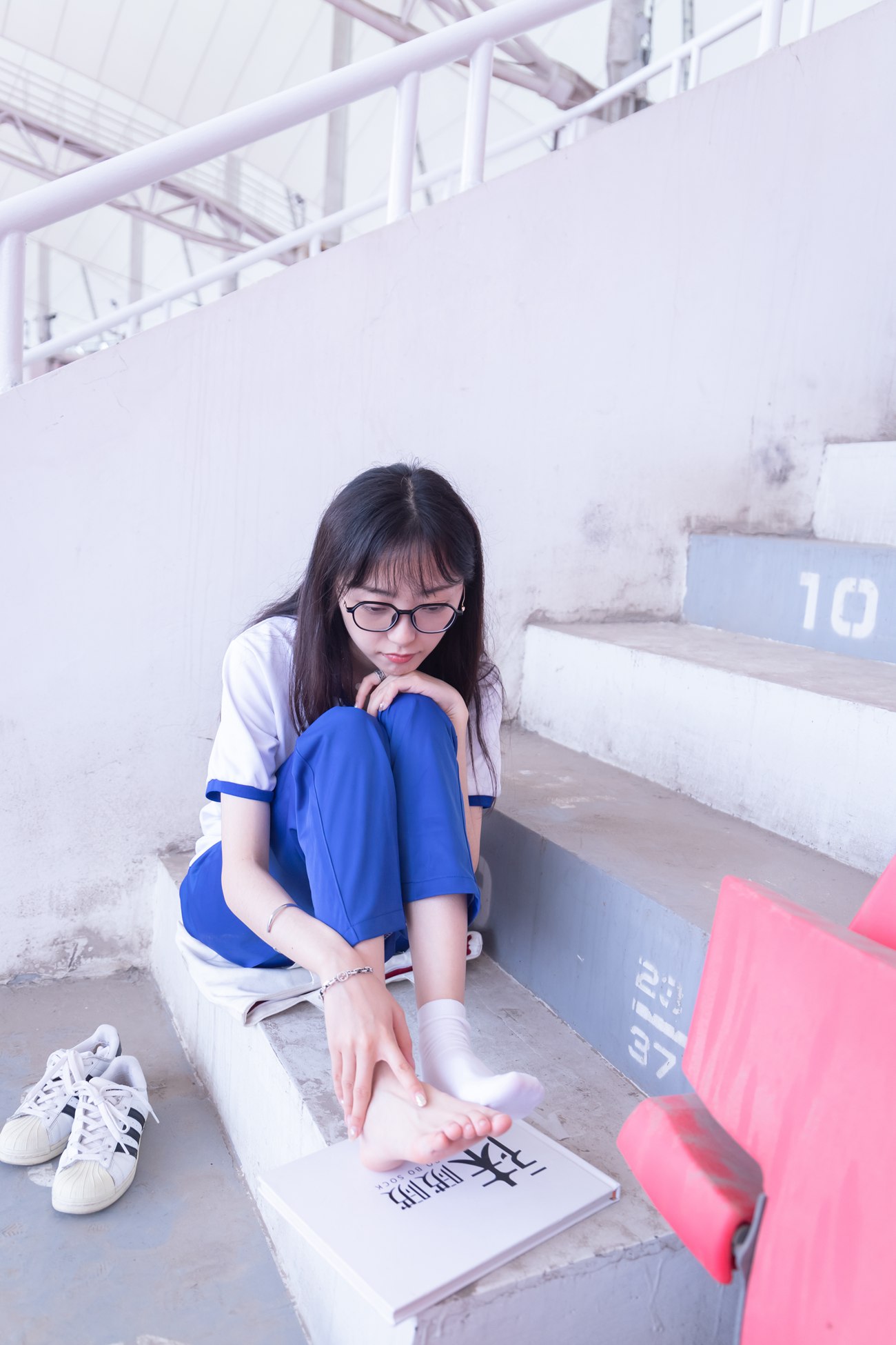 图片[102]-[BoBoSocks袜啵啵]NO.002 稚予-校服、贝壳头、白棉袜、裸足[139P] – 速更版-美库