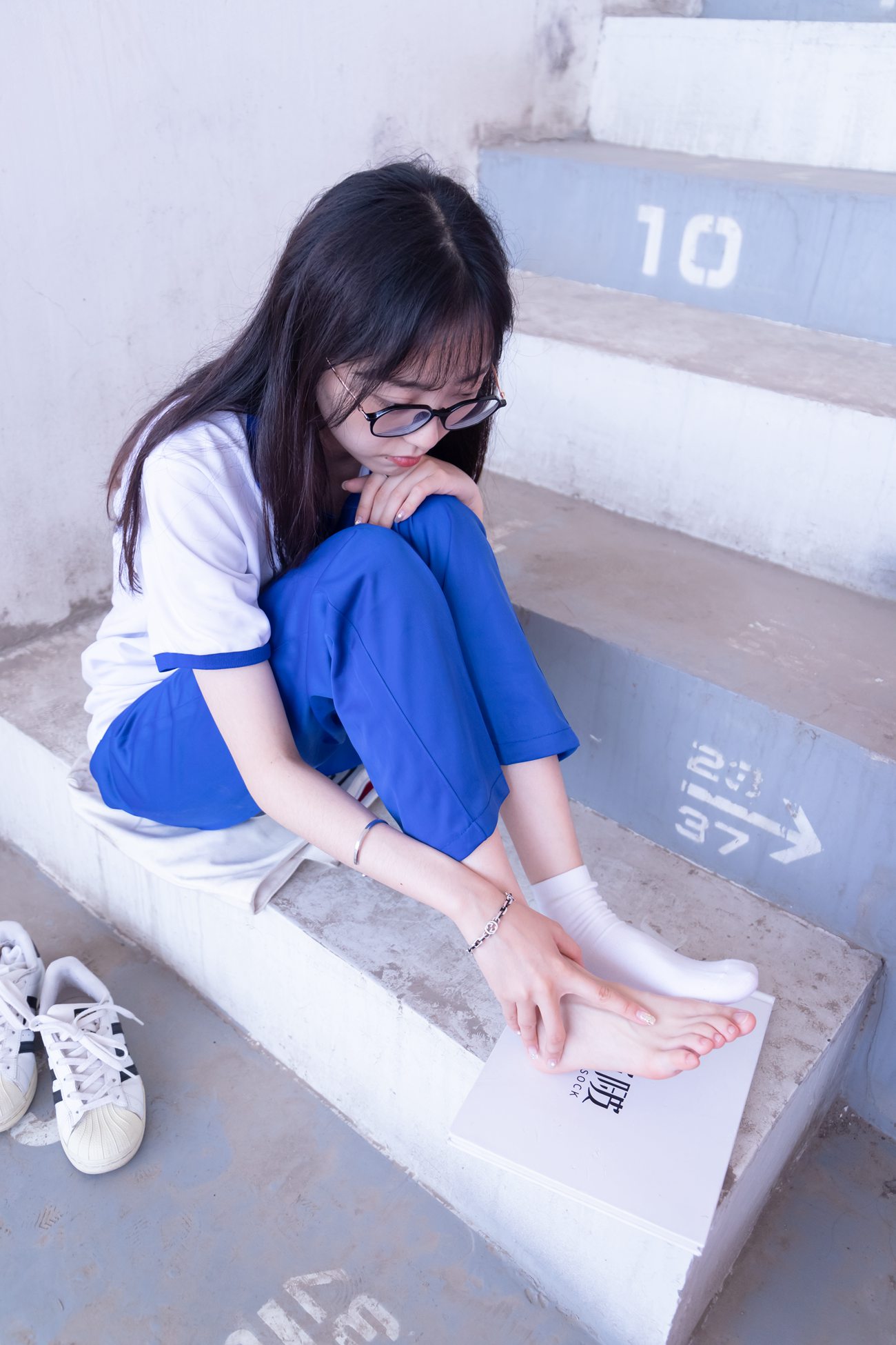 图片[103]-[BoBoSocks袜啵啵]NO.002 稚予-校服、贝壳头、白棉袜、裸足[139P] – 速更版-美库