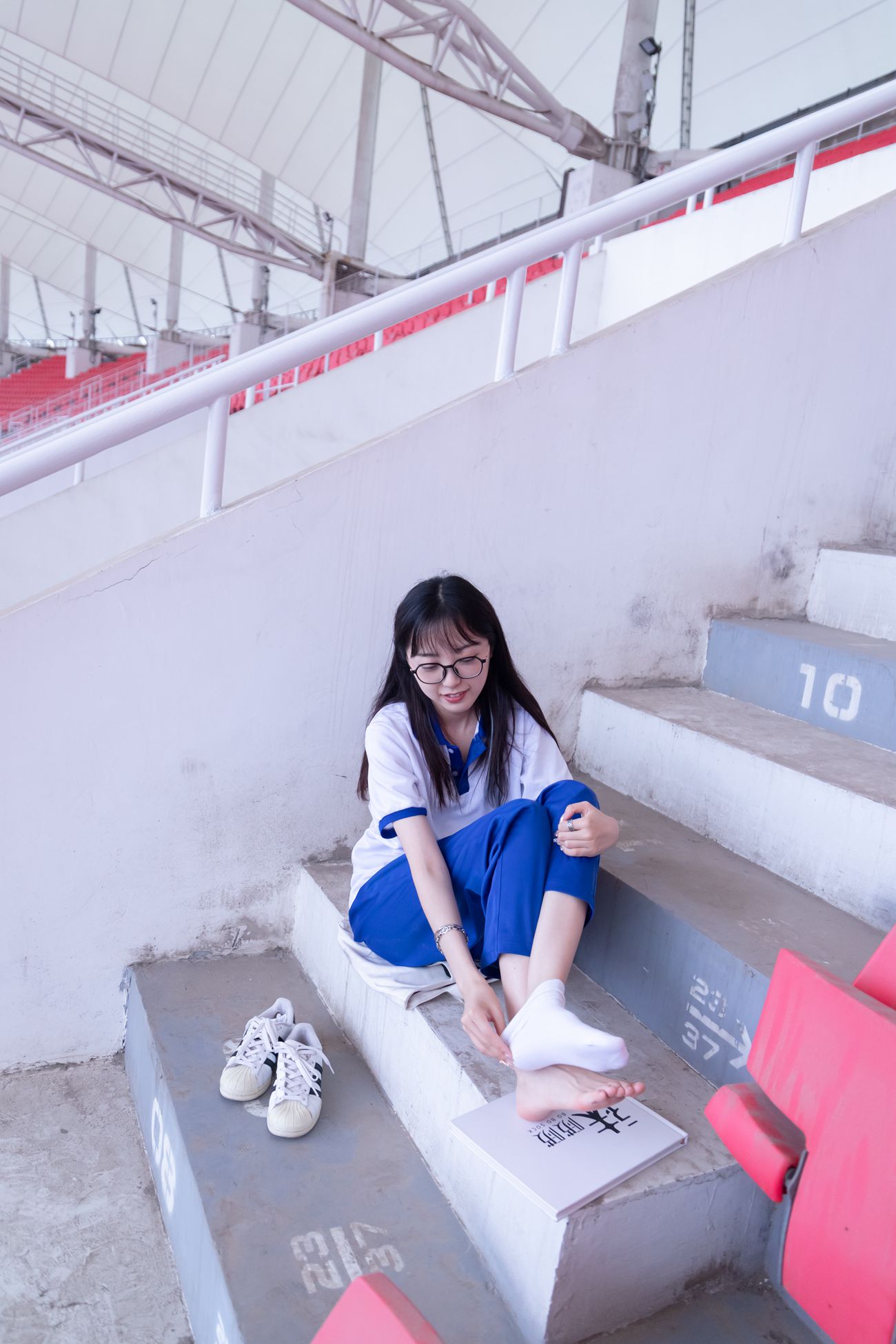 图片[113]-[BoBoSocks袜啵啵]NO.002 稚予-校服、贝壳头、白棉袜、裸足[139P] – 速更版-美库