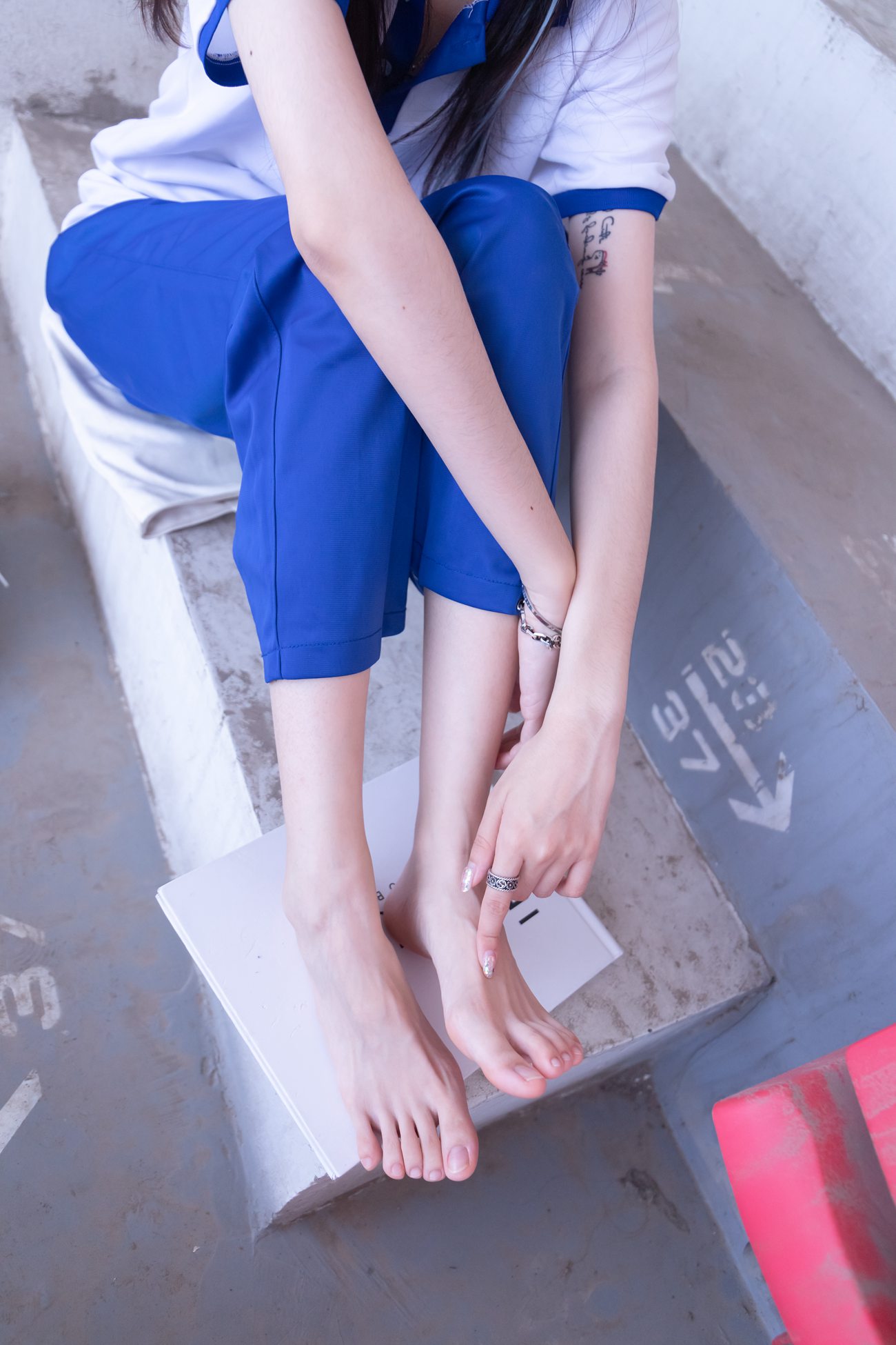 图片[124]-[BoBoSocks袜啵啵]NO.002 稚予-校服、贝壳头、白棉袜、裸足[139P] – 速更版-美库