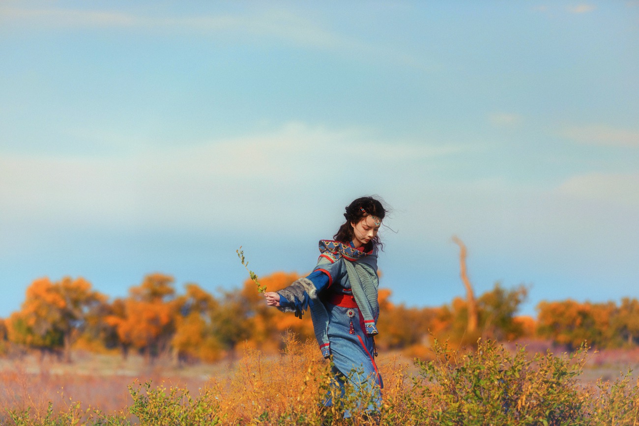 图片[13]-[YITUYU艺图语] 2021.08.20 东宫—蓝色小枫 赵瑞洁_ez [27P] – 速更版-美库