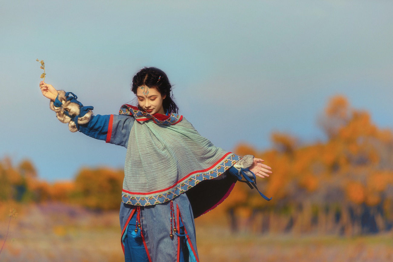 图片[28]-[YITUYU艺图语] 2021.08.20 东宫—蓝色小枫 赵瑞洁_ez [27P] – 速更版-美库