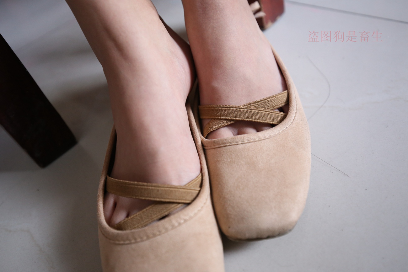 图片[22]-大西瓜爱牙膏-早期作品-Z5-4 电梯冰丝+裸足(1)[136P] – 速更版-美库