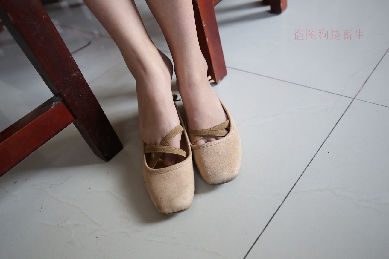 图片[26]-大西瓜爱牙膏-早期作品-Z5-4 电梯冰丝+裸足(1)[136P] – 速更版-美库