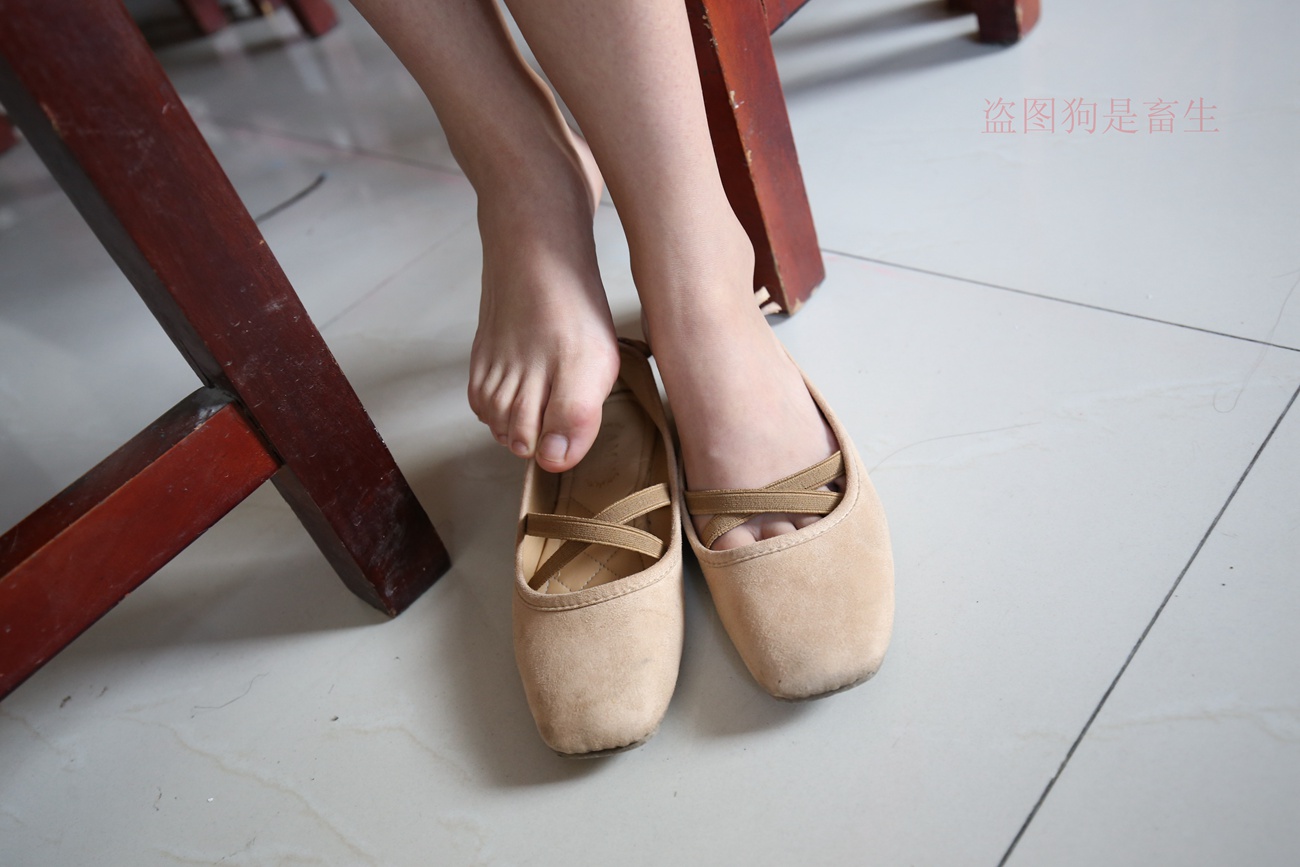 图片[27]-大西瓜爱牙膏-早期作品-Z5-4 电梯冰丝+裸足(1)[136P] – 速更版-美库