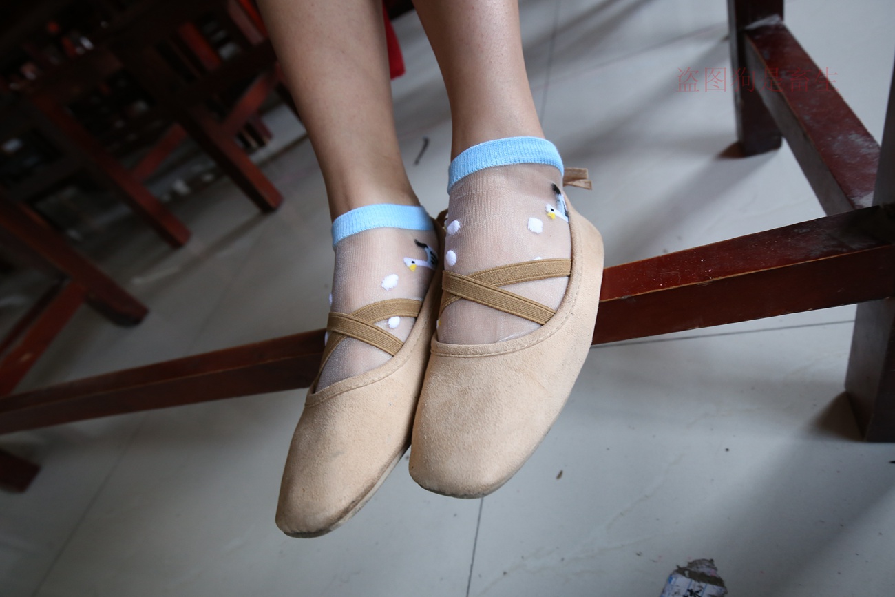 图片[46]-大西瓜爱牙膏-早期作品-Z5-4 电梯冰丝+裸足(1)[136P] – 速更版-美库