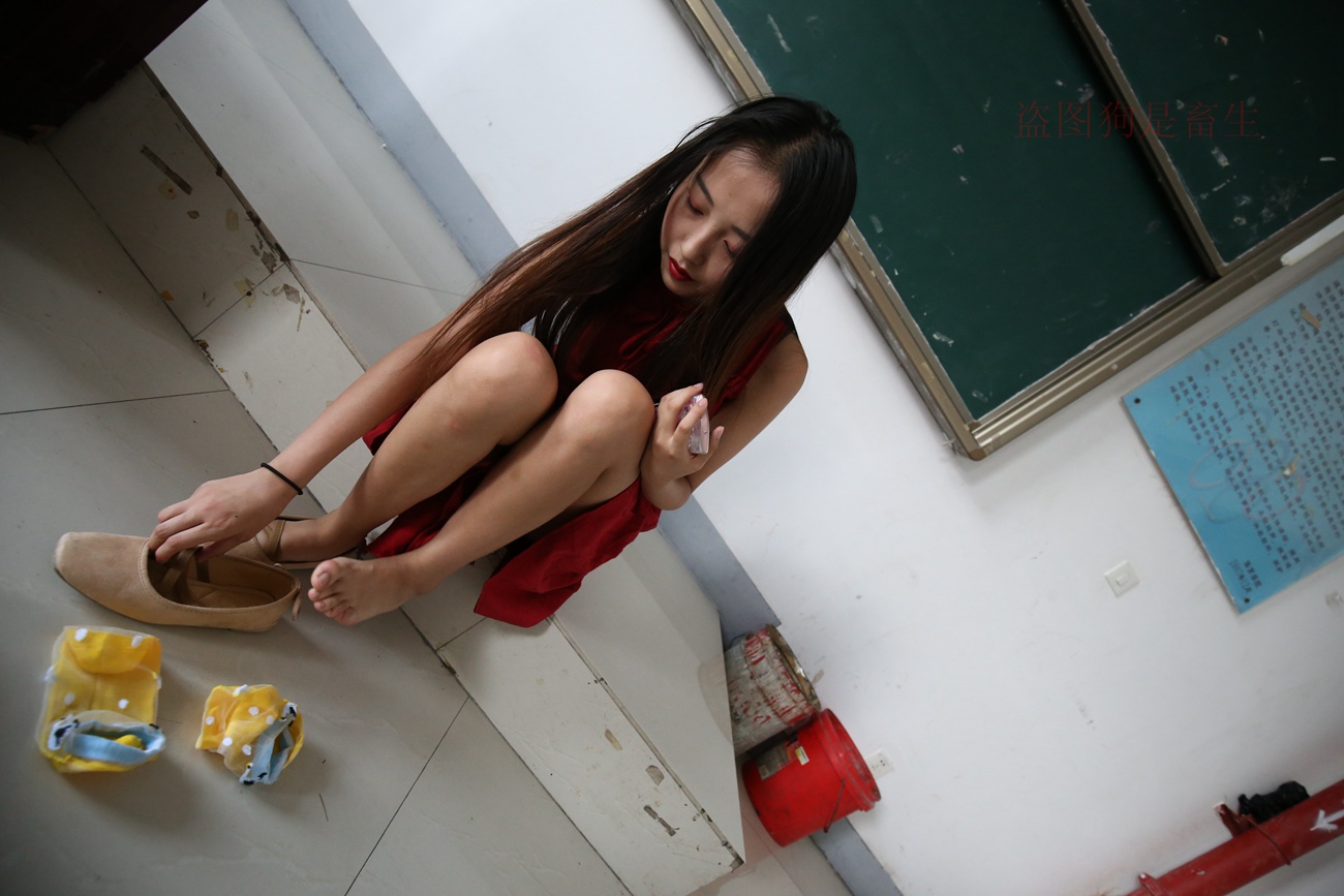 图片[117]-大西瓜爱牙膏-早期作品-Z5-4 电梯冰丝+裸足(2)[180P] – 速更版-美库