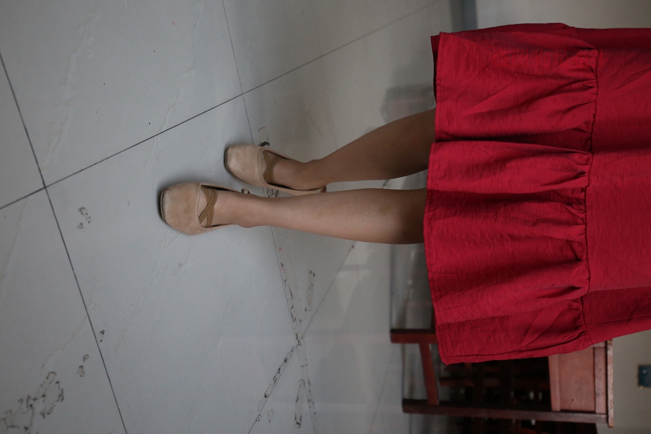 图片[130]-大西瓜爱牙膏-早期作品-Z5-4 电梯冰丝+裸足(2)[180P] – 速更版-美库