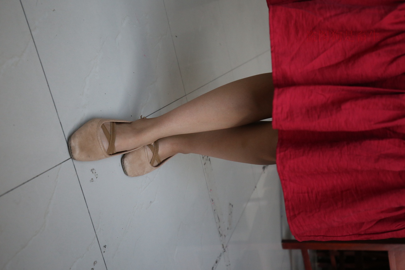 图片[131]-大西瓜爱牙膏-早期作品-Z5-4 电梯冰丝+裸足(2)[180P] – 速更版-美库