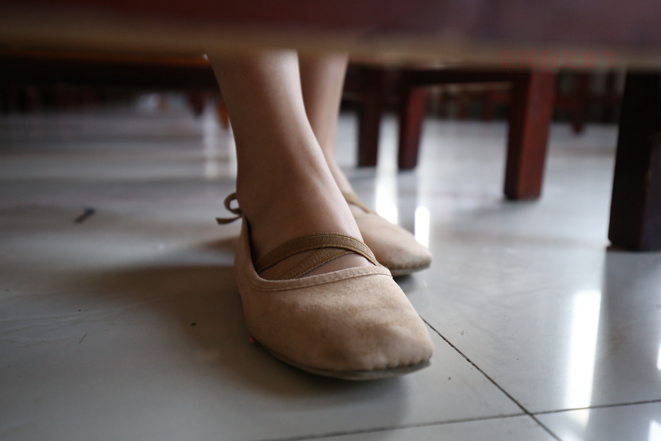 图片[132]-大西瓜爱牙膏-早期作品-Z5-4 电梯冰丝+裸足(2)[180P] – 速更版-美库