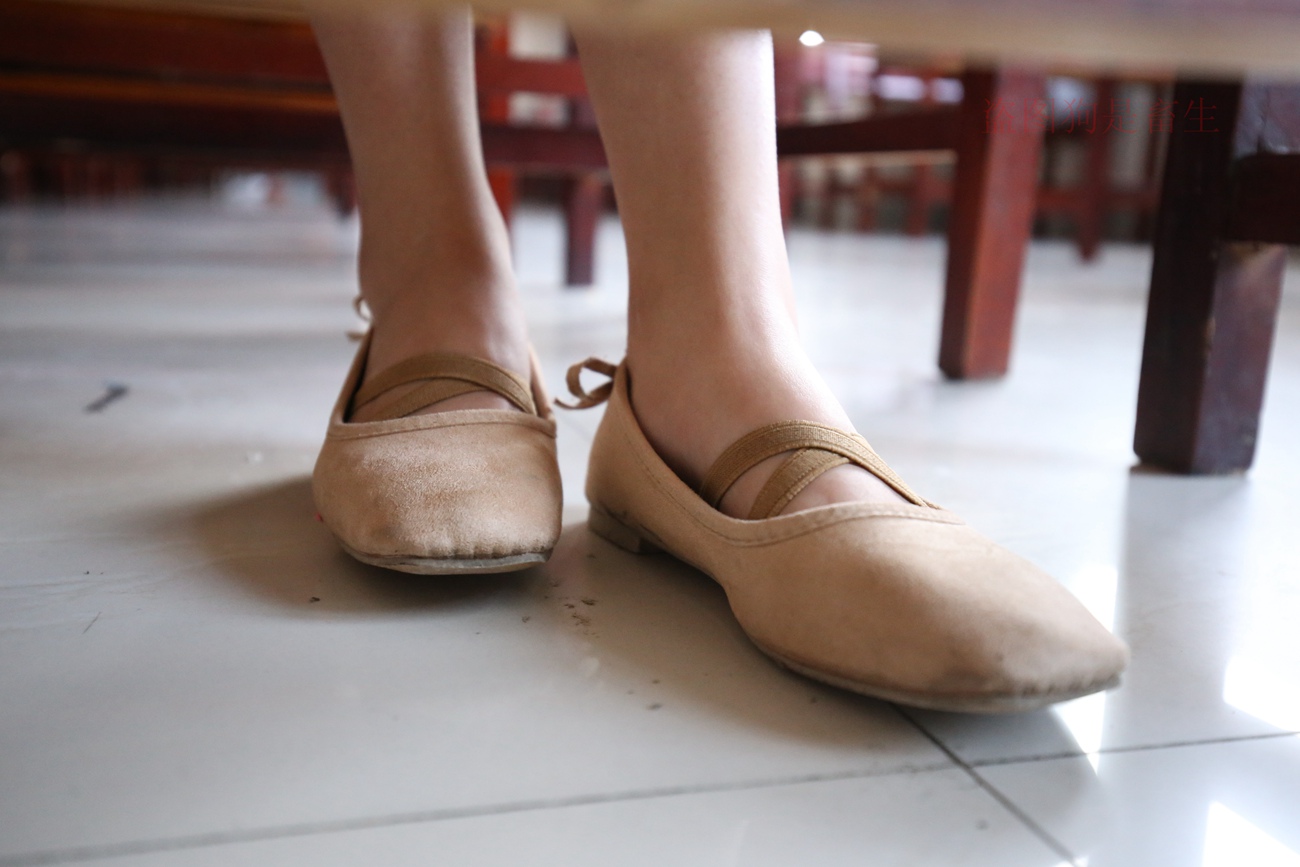 图片[135]-大西瓜爱牙膏-早期作品-Z5-4 电梯冰丝+裸足(2)[180P] – 速更版-美库