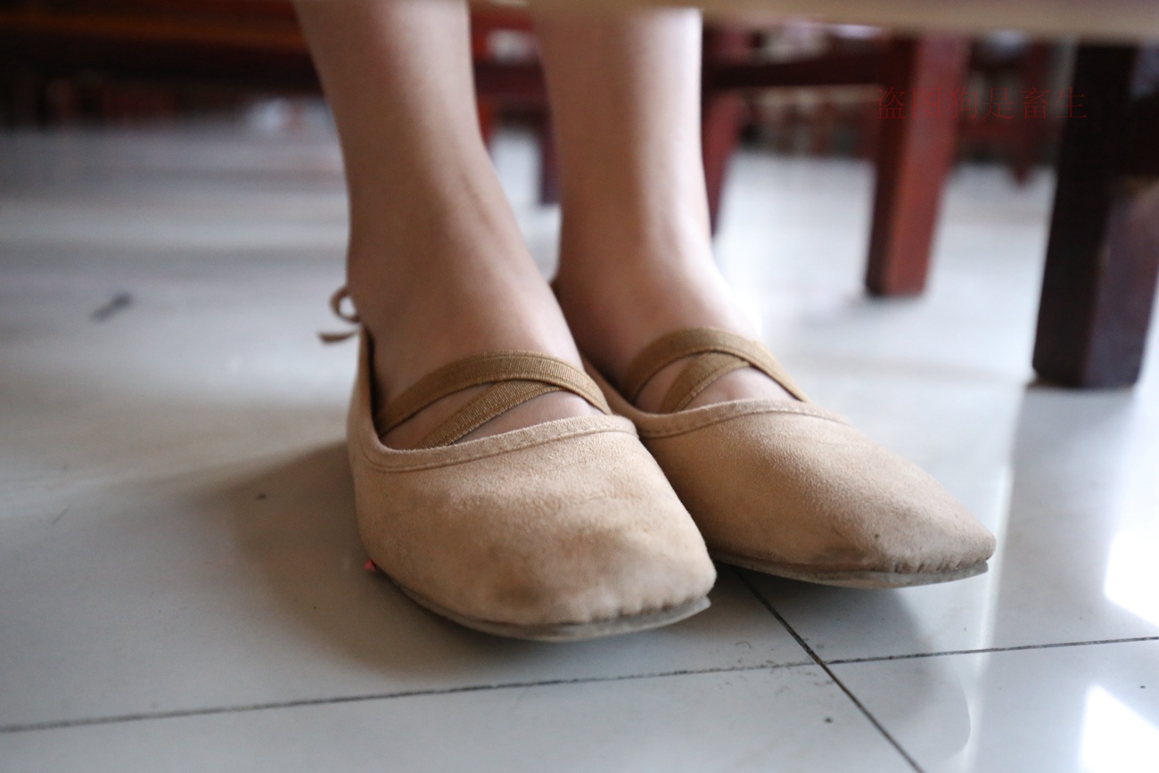 图片[134]-大西瓜爱牙膏-早期作品-Z5-4 电梯冰丝+裸足(2)[180P] – 速更版-美库