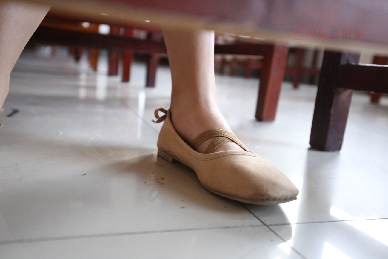 图片[139]-大西瓜爱牙膏-早期作品-Z5-4 电梯冰丝+裸足(2)[180P] – 速更版-美库