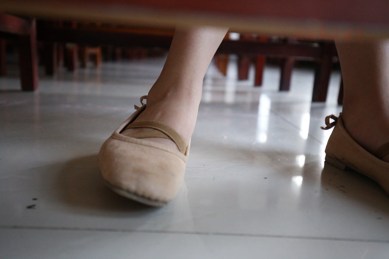 图片[138]-大西瓜爱牙膏-早期作品-Z5-4 电梯冰丝+裸足(2)[180P] – 速更版-美库