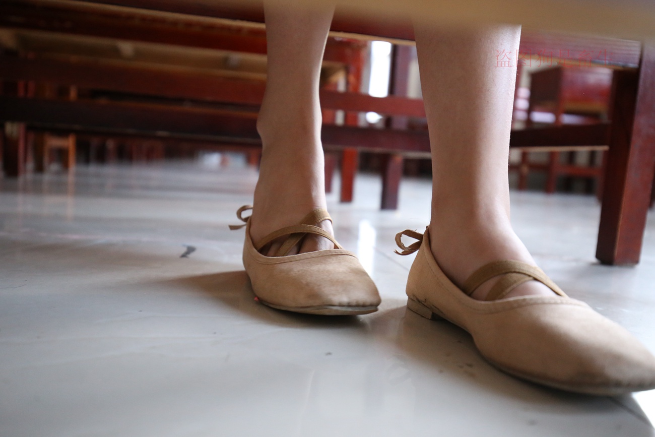 图片[143]-大西瓜爱牙膏-早期作品-Z5-4 电梯冰丝+裸足(2)[180P] – 速更版-美库