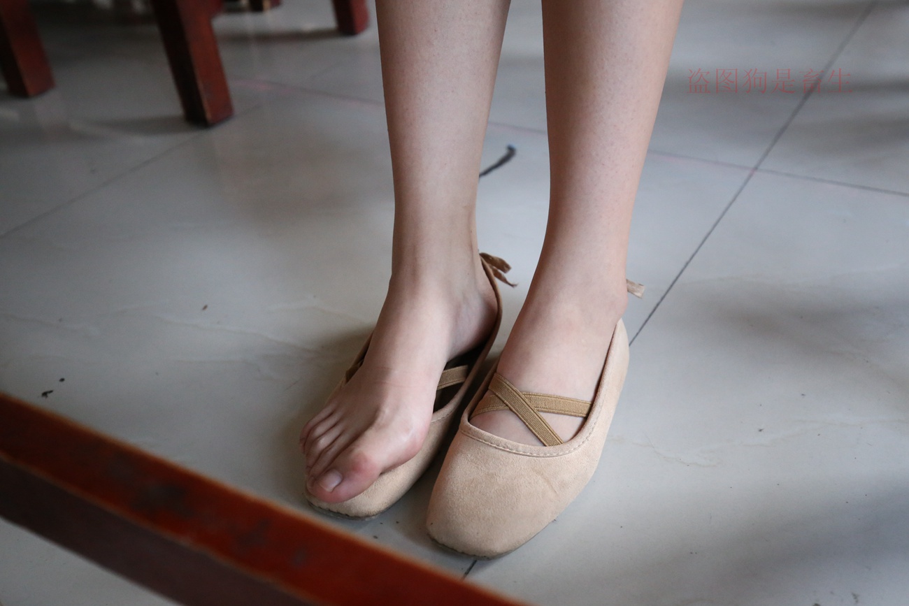 图片[146]-大西瓜爱牙膏-早期作品-Z5-4 电梯冰丝+裸足(2)[180P] – 速更版-美库