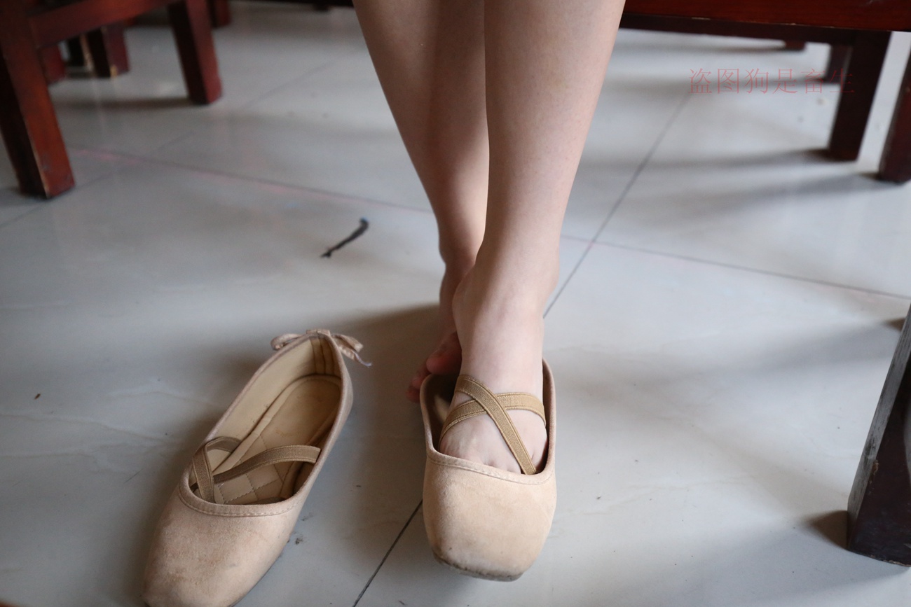 图片[147]-大西瓜爱牙膏-早期作品-Z5-4 电梯冰丝+裸足(2)[180P] – 速更版-美库