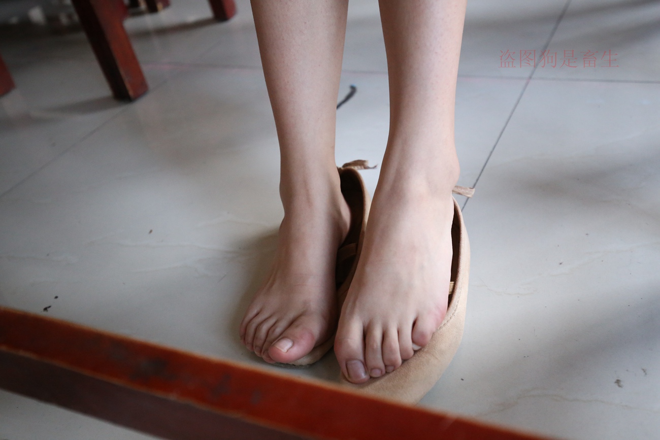 图片[151]-大西瓜爱牙膏-早期作品-Z5-4 电梯冰丝+裸足(2)[180P] – 速更版-美库