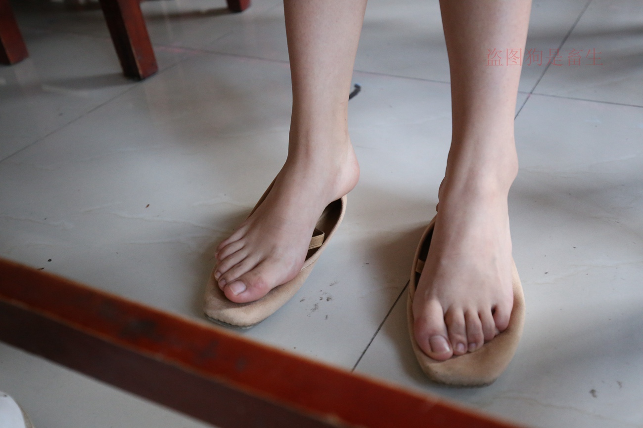 图片[153]-大西瓜爱牙膏-早期作品-Z5-4 电梯冰丝+裸足(2)[180P] – 速更版-美库