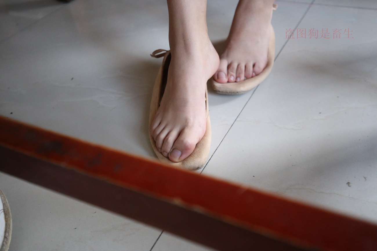 图片[156]-大西瓜爱牙膏-早期作品-Z5-4 电梯冰丝+裸足(2)[180P] – 速更版-美库