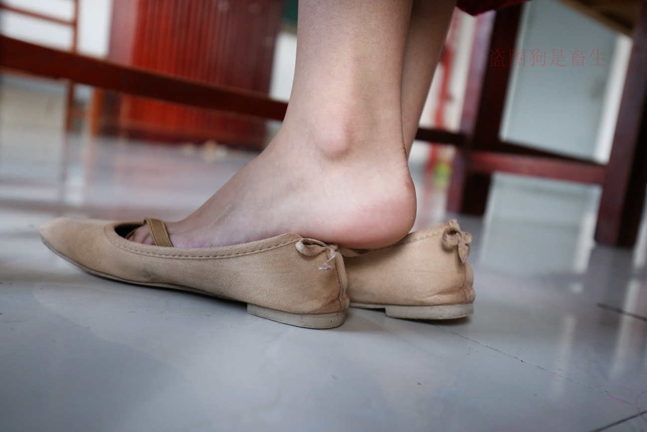 图片[171]-大西瓜爱牙膏-早期作品-Z5-4 电梯冰丝+裸足(2)[180P] – 速更版-美库