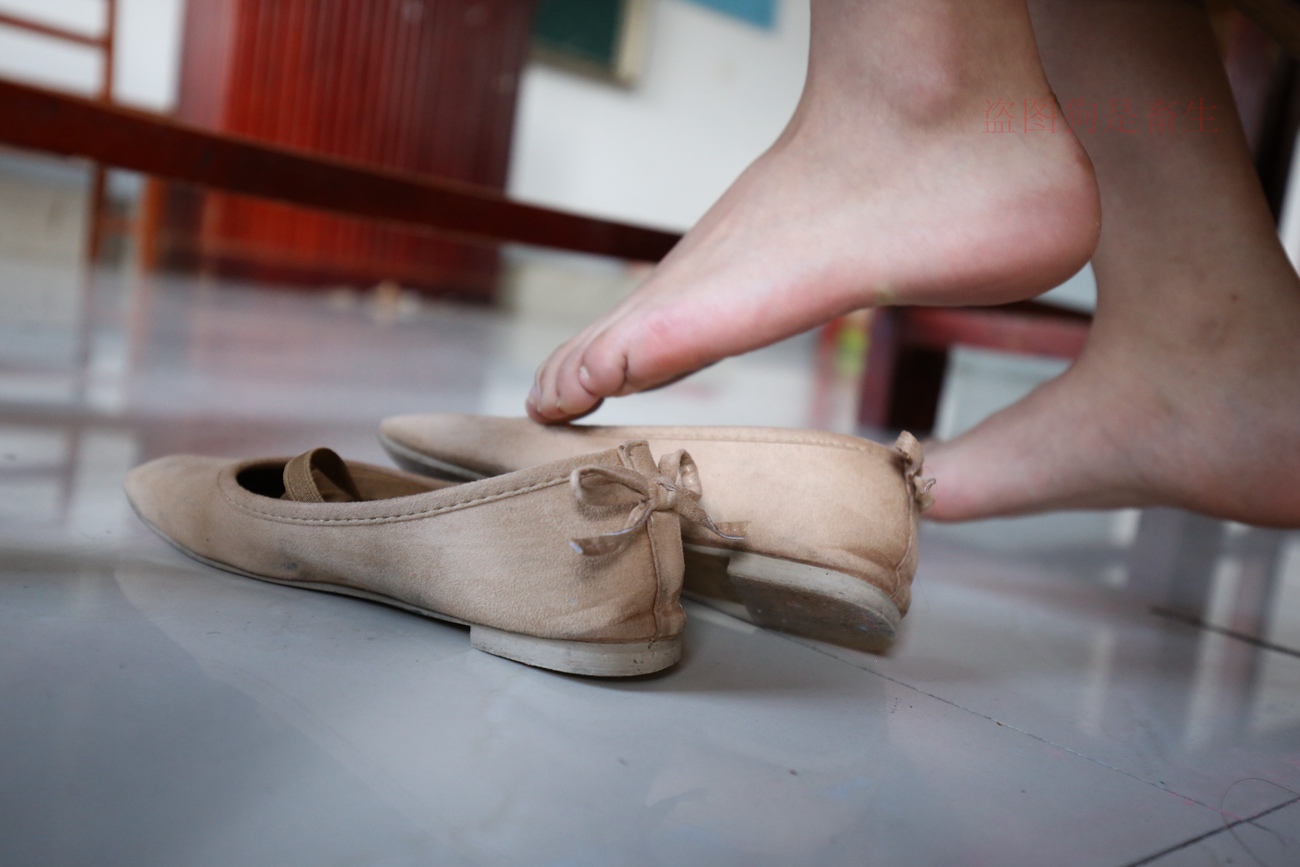 图片[173]-大西瓜爱牙膏-早期作品-Z5-4 电梯冰丝+裸足(2)[180P] – 速更版-美库