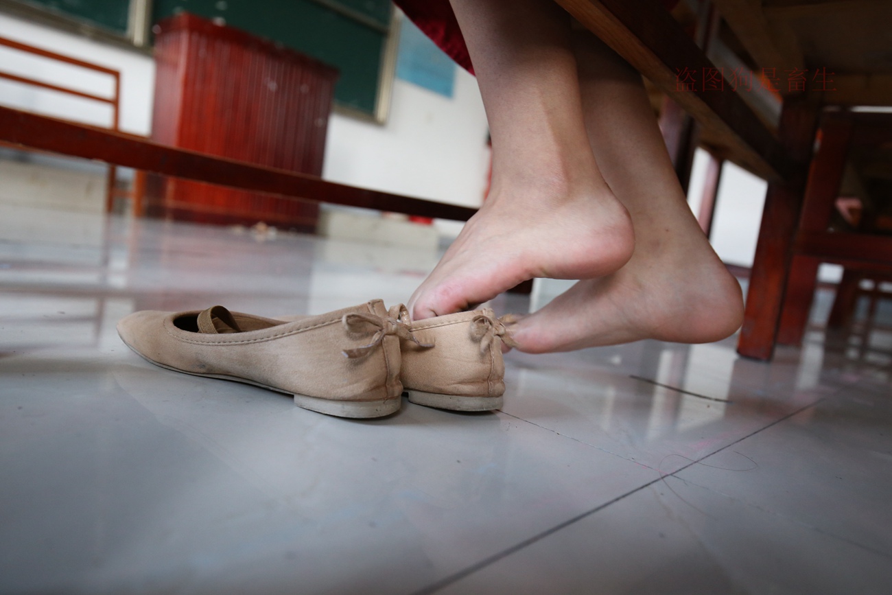 图片[174]-大西瓜爱牙膏-早期作品-Z5-4 电梯冰丝+裸足(2)[180P] – 速更版-美库