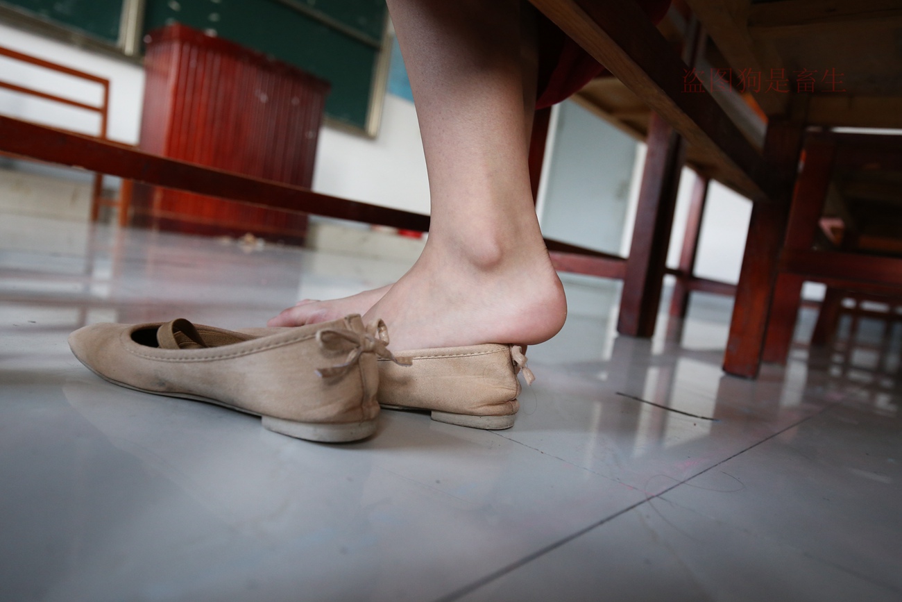 图片[176]-大西瓜爱牙膏-早期作品-Z5-4 电梯冰丝+裸足(2)[180P] – 速更版-美库