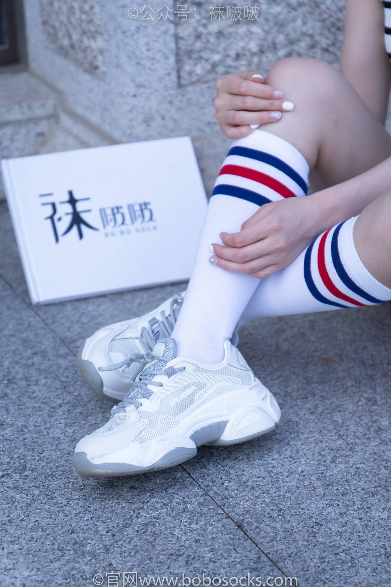 图片[17]-[BoBoSocks袜啵啵]NO.006 小米-运动鞋、白色小腿袜、裸足[130P] – 速更版-美库