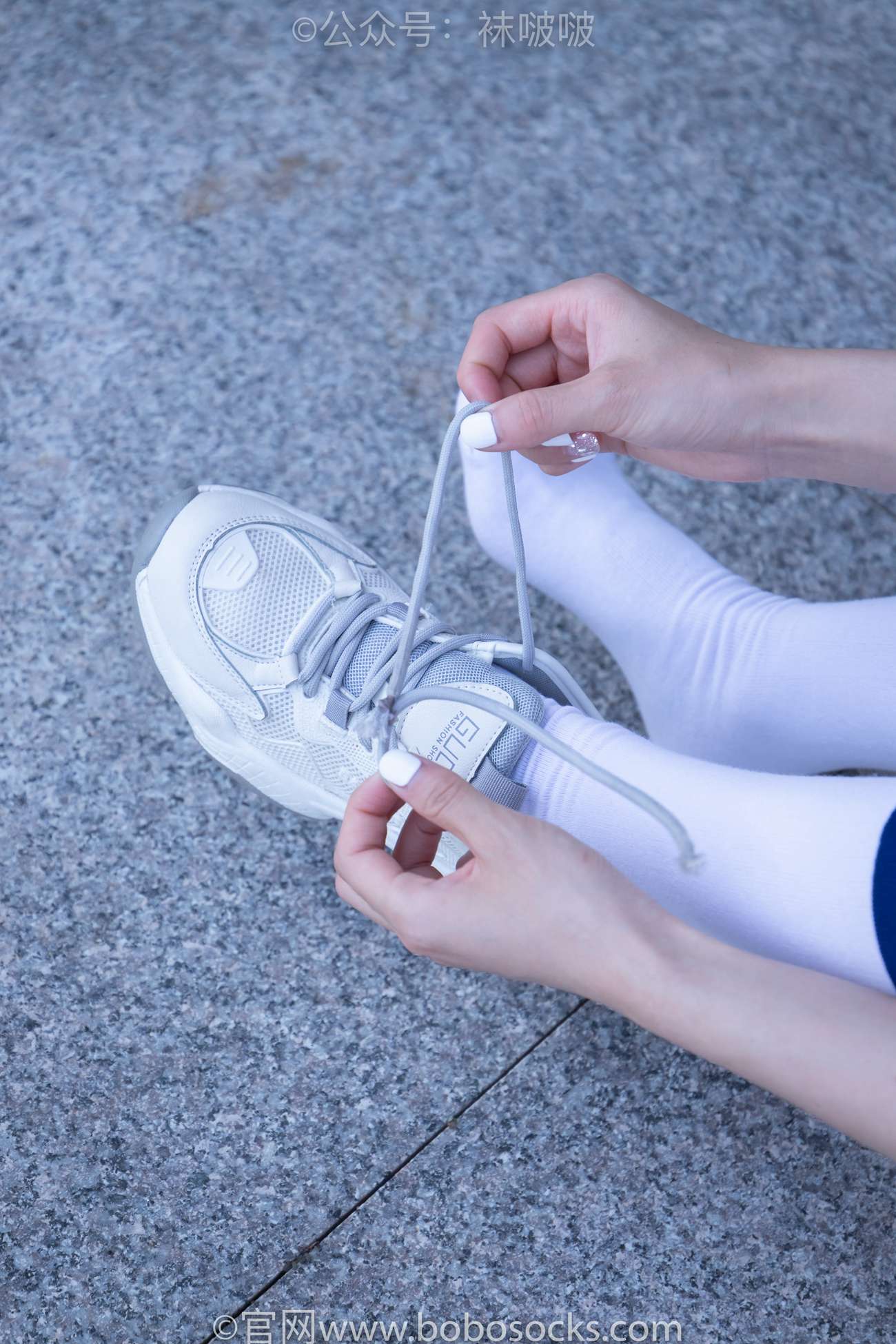 图片[36]-[BoBoSocks袜啵啵]NO.006 小米-运动鞋、白色小腿袜、裸足[130P] – 速更版-美库