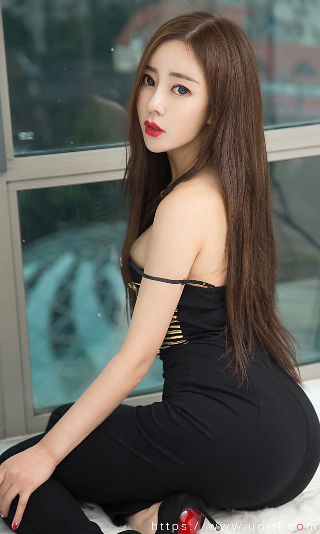 图片[32]-[爱尤物]2022 NO.2285 吴美溪 曼蒂克的吻[35P] – 速更版-美库