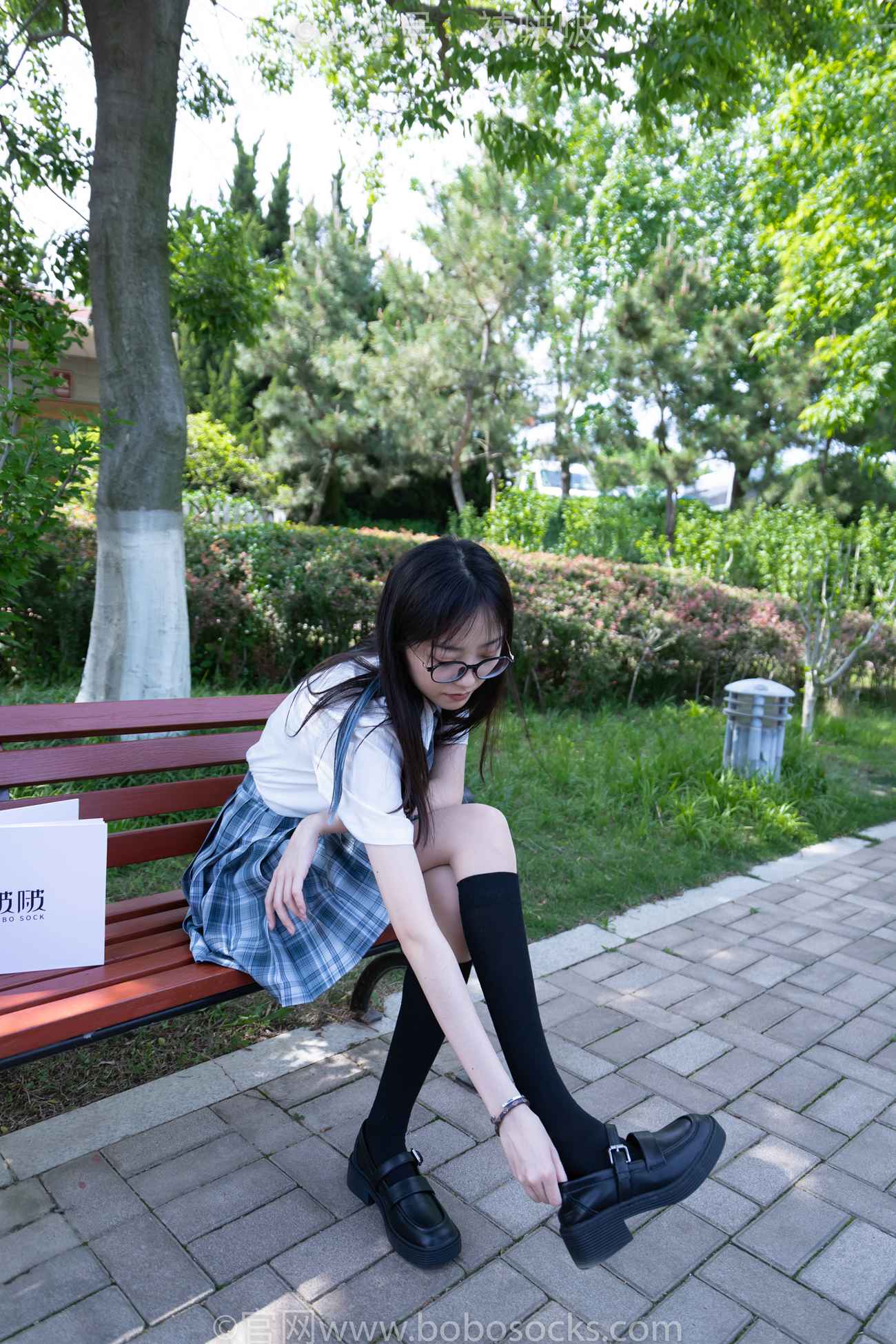 图片[37]-[BoBoSocks袜啵啵]NO.007 稚予-JK制服、皮鞋、黑色中筒棉袜、肉丝[143P] – 速更版-美库