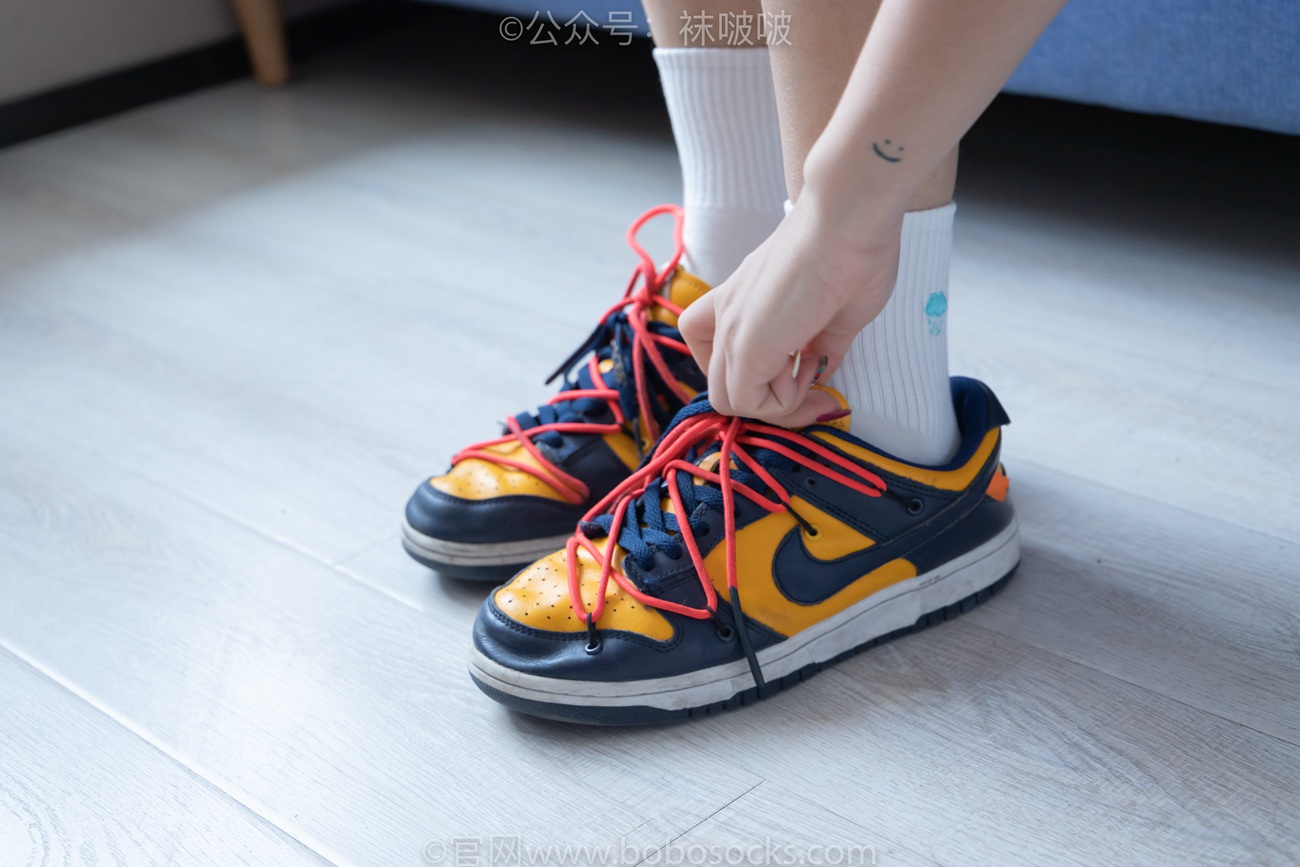 图片[129]-[BoBoSocks袜啵啵]NO.009 果冻-耐克板鞋、白棉袜、裸足[130P] – 速更版-美库