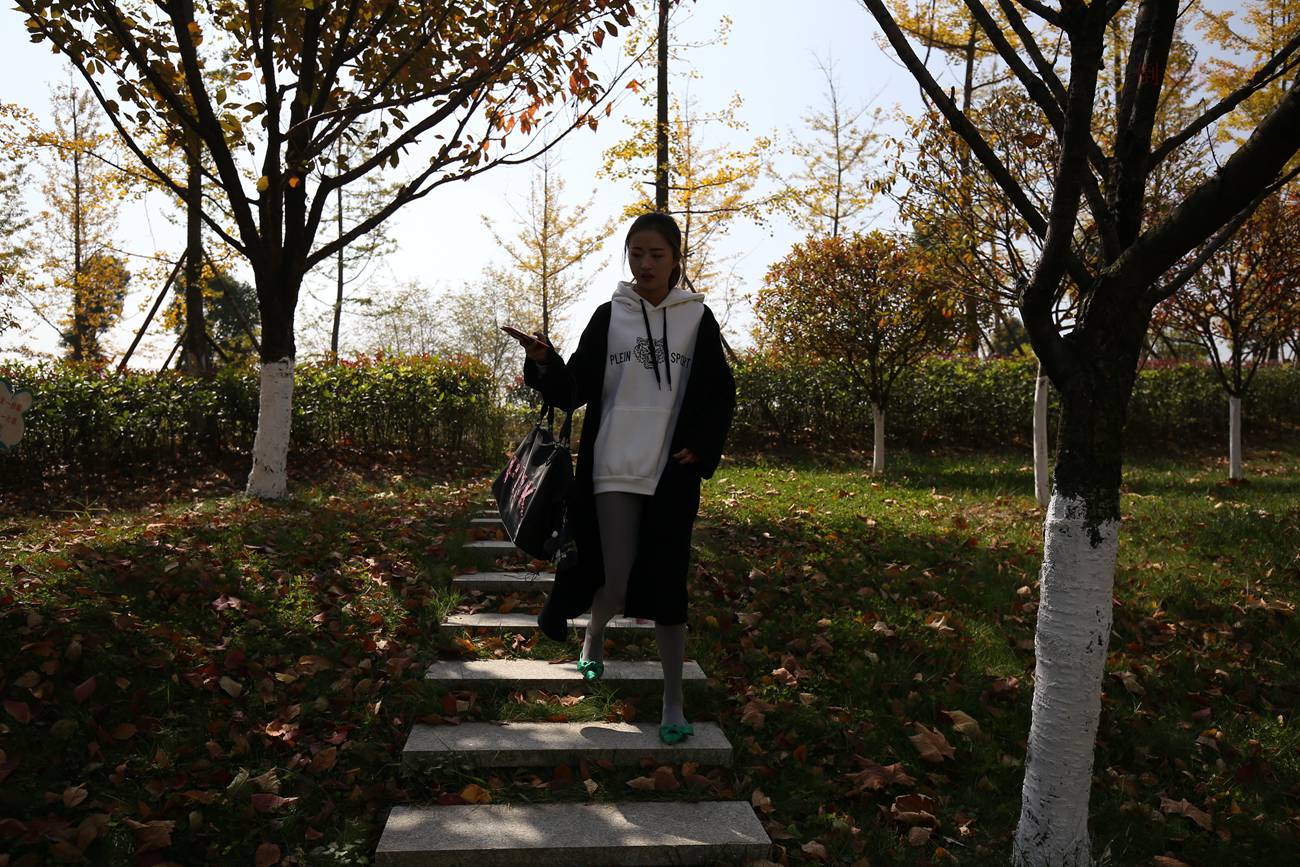 图片[23]-大西瓜爱牙膏-早期作品-Z6-2 模特1 灰丝热 (1) [82P] – 速更版-美库