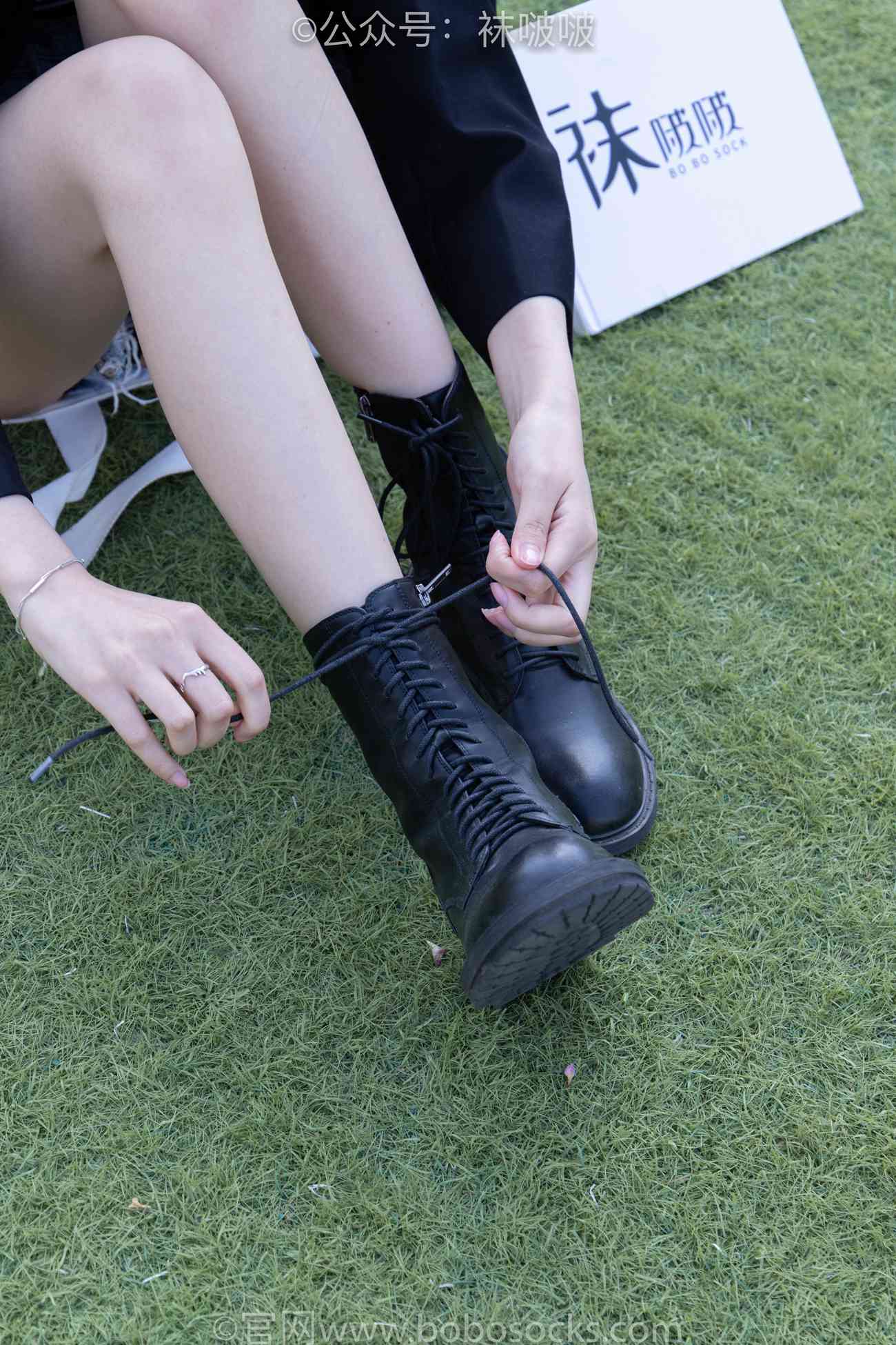 图片[111]-[BoBoSocks袜啵啵]NO.010 小甜豆-马丁靴、白色短棉袜、裸足[117P] – 速更版-美库