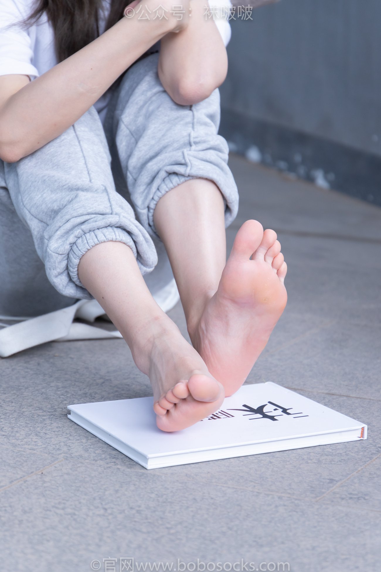 图片[104]-[BoBoSocks袜啵啵]NO.012 泡芙-运动鞋、白棉袜、裸足[132P] – 速更版-美库