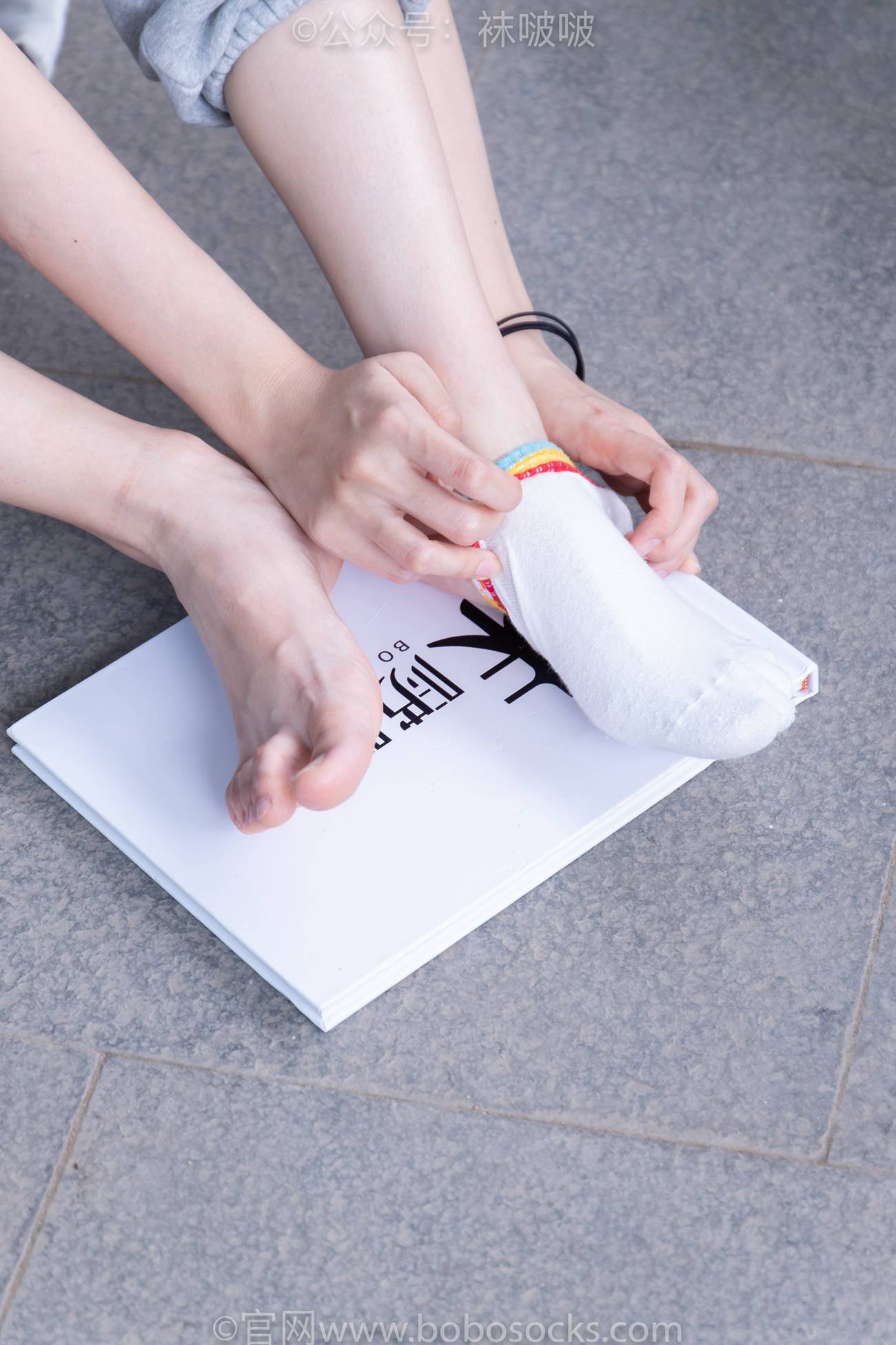 图片[121]-[BoBoSocks袜啵啵]NO.012 泡芙-运动鞋、白棉袜、裸足[132P] – 速更版-美库