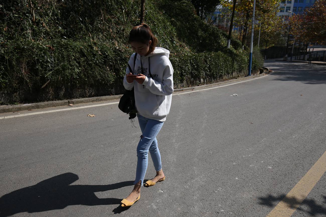 图片[19]-大西瓜爱牙膏-早期作品-Z6-3 模特1 9牛仔短丝 (2)[137P] – 速更版-美库