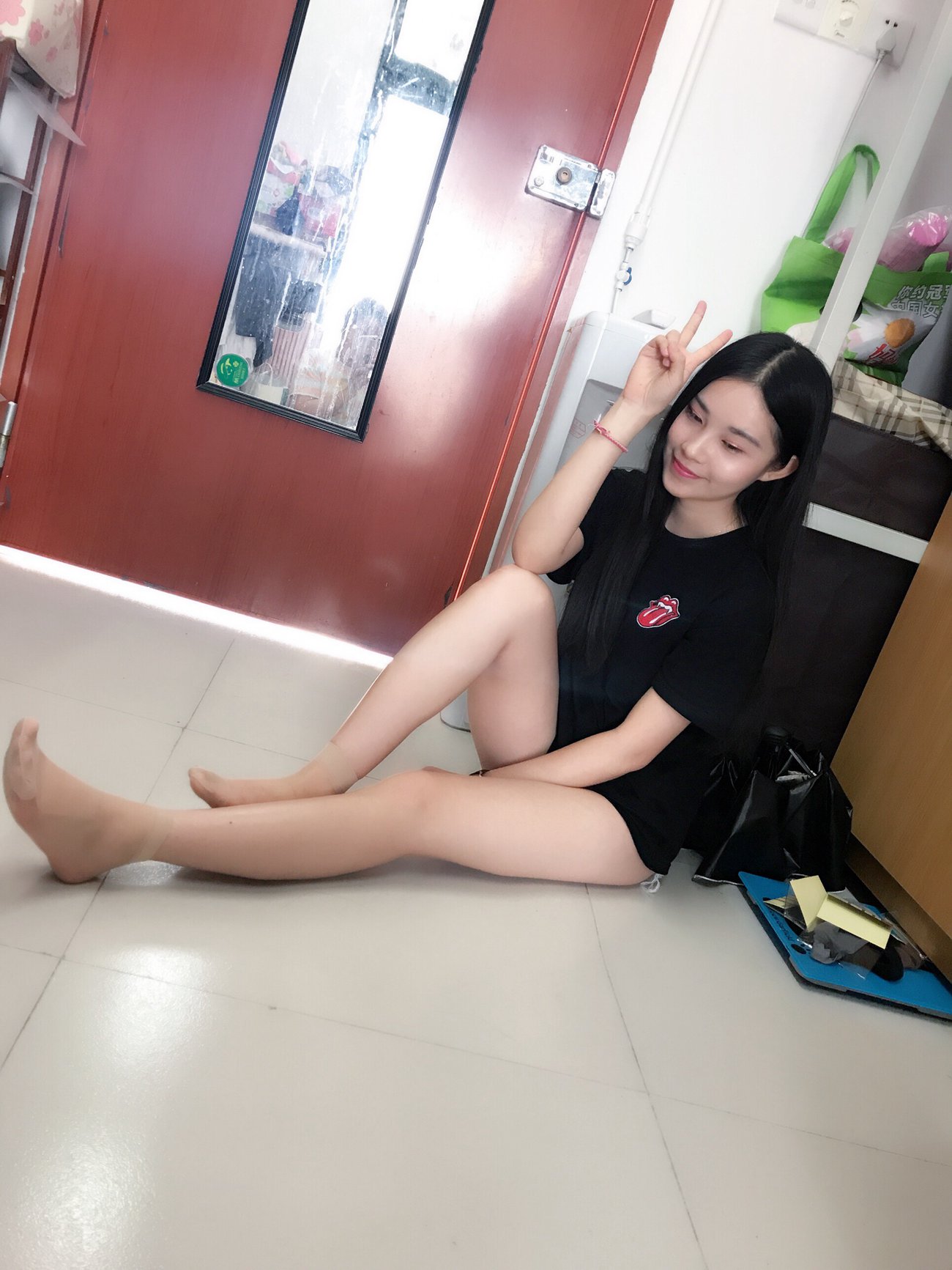 图片[59]-学妹校园寝室短丝系列017期 静静[60P] – 速更版-美库