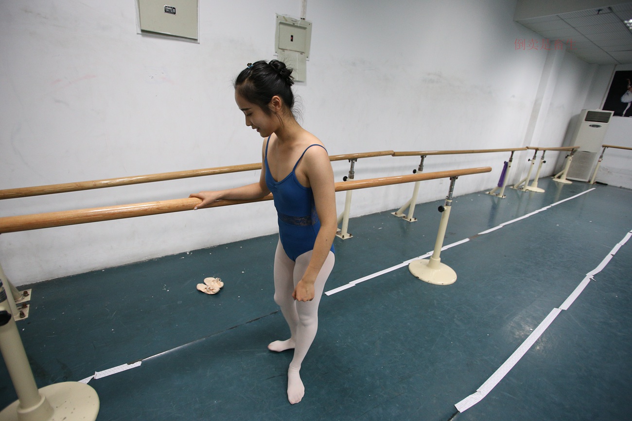 图片[27]-大西瓜爱牙膏-早期作品-Z6-4 模特2 月下舞蹈 (2)[96P] – 速更版-美库