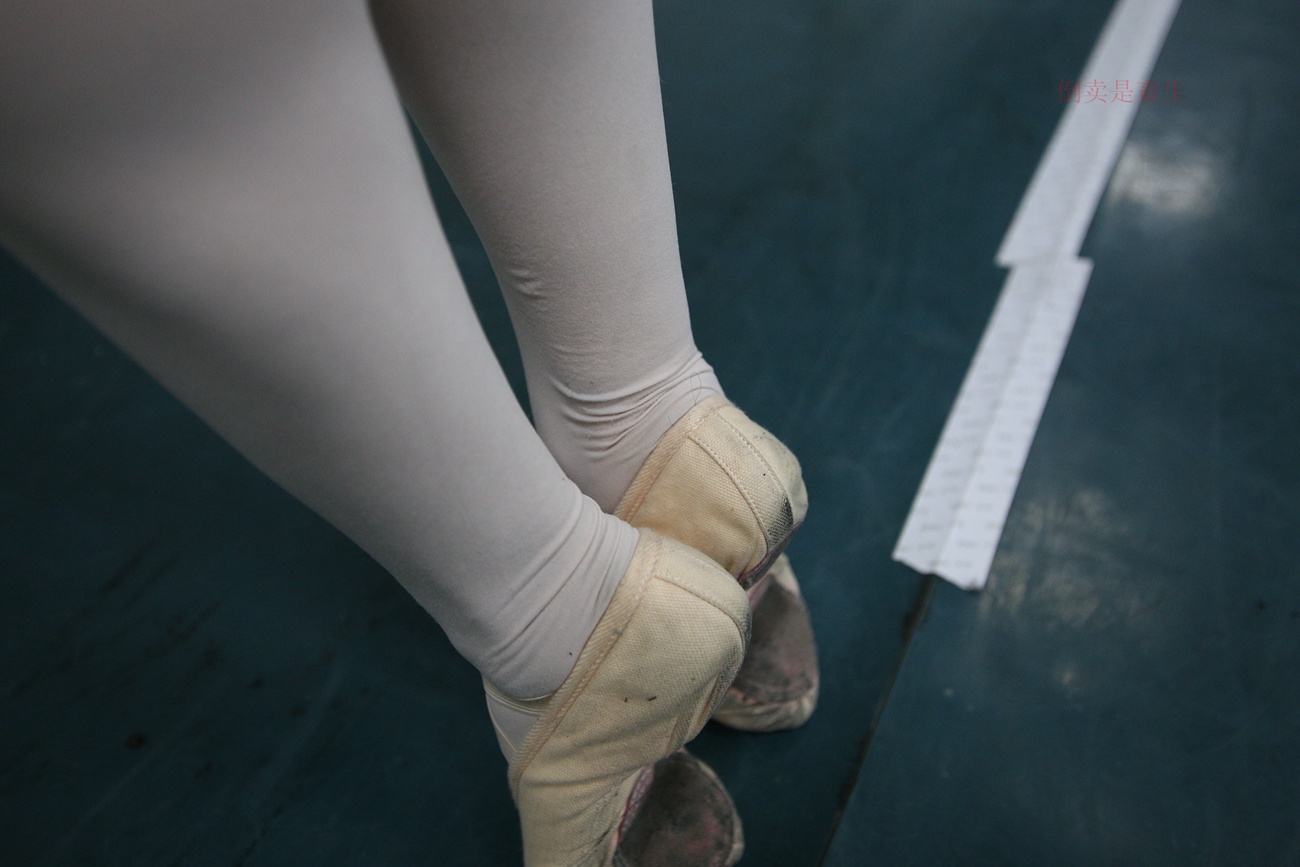 图片[64]-大西瓜爱牙膏-早期作品-Z6-4 模特2 月下舞蹈 (1)[92P] – 速更版-美库