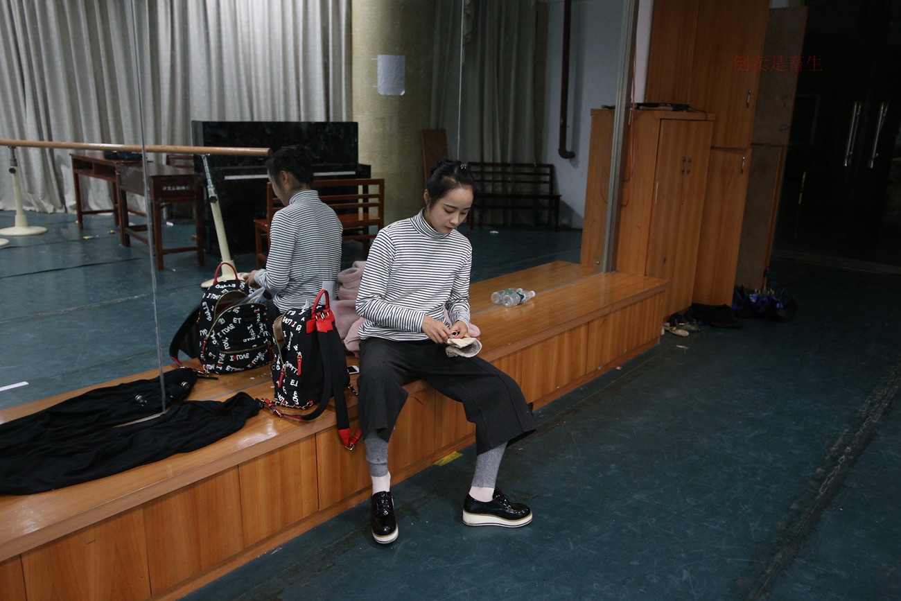 图片[87]-大西瓜爱牙膏-早期作品-Z6-4 模特2 月下舞蹈 (1)[92P] – 速更版-美库