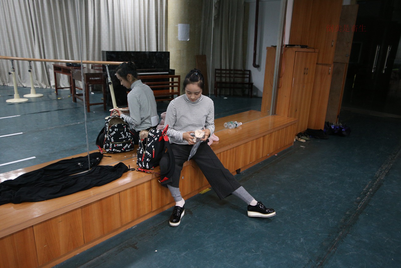 图片[86]-大西瓜爱牙膏-早期作品-Z6-4 模特2 月下舞蹈 (1)[92P] – 速更版-美库